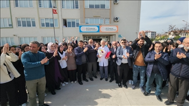 Amasya'da 39 yıllık meslek hayatının ardından emekli olan öğretmene duygulandıran veda