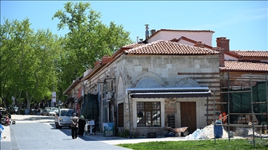 Edirne'de 15. yüzyıl yapıları tarihi han ve hamamdaki restorasyon çalışmaları sürüyor
