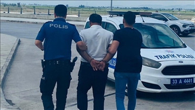 Interpol tarafından kırmızı bültenle aranan şüpheli Mersin'de yakalandı 