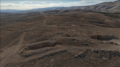 Anadolu captures footage of largest known Assad-era mass grave uncovered in Al-Tal
