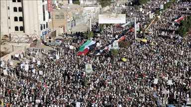اليمن.. مئات الآلاف يتظاهرون دعما لغزة في 14 محافظة