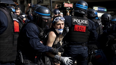 10 injured in Socialist Party, police clash during May Day rally in Paris; 72 held across France