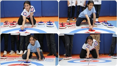 Dezavantajlı mahalledeki sporcu kızların Floor Curling'de hedefi Türkiye şampiyonluğu