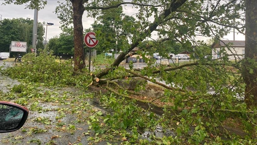 Lyon: violent orage de grêle, vigilance maintenue