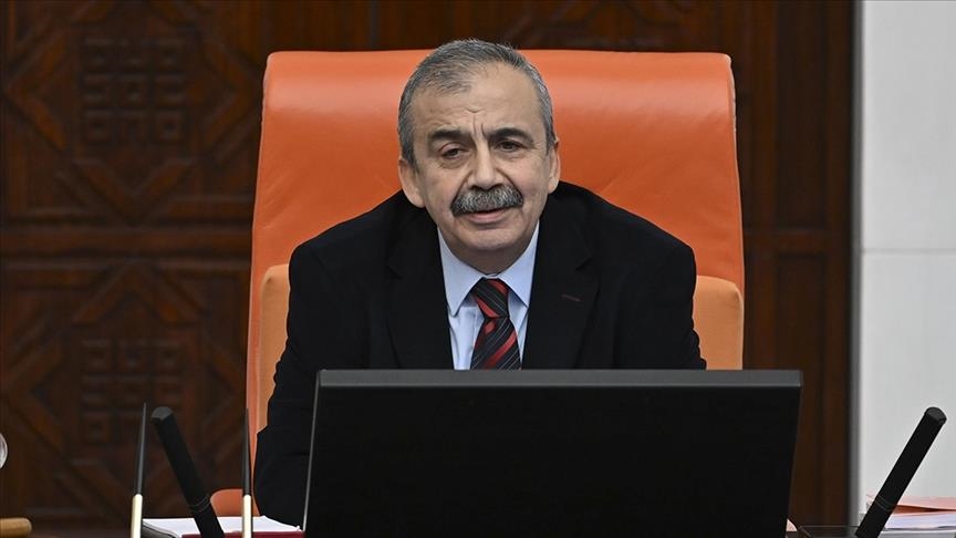 بریکاری سەرۆکی پەرلەمان و پەرلەمانتاری دەم پارتی سڕی سوورەیا ئۆندەر کۆچی دوایی کرد