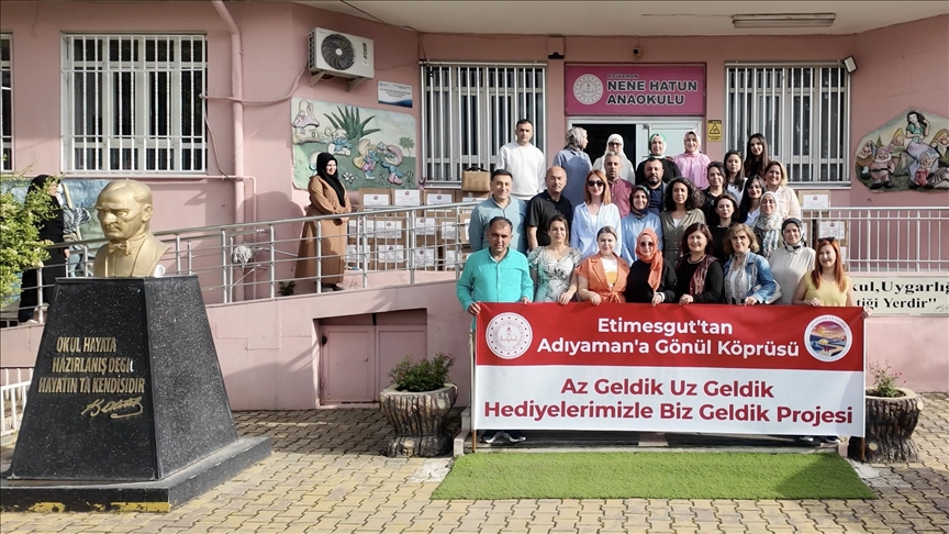 Ankara'daki öğretmenlerden Adıyaman'daki öğrencilere 4 bin kitap