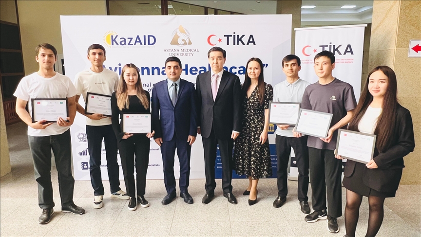 TİKA, Kazakistan'da Kırgız ve Tacik tıp öğrencilerine eğitim verdi