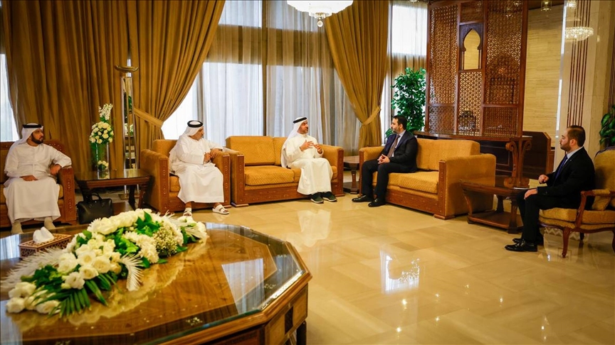 دمشق.. وزير الخارجية السوري يلتقي وفدا إماراتيا