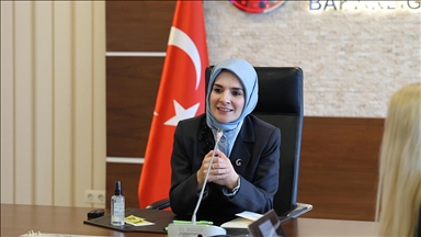 Bakan Göktaş'tan üniversite öğrencilerinin "koruyucu aile" projesine destek