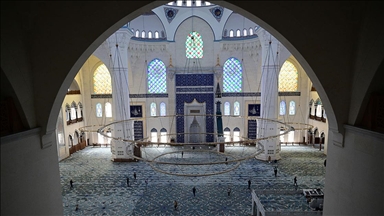 İstanbul'un silüetinde yer edinen Büyük Çamlıca Camisi milyonları ağırlıyor