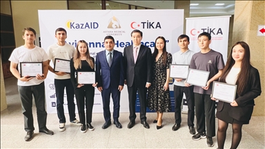 TİKA, Kazakistan'da Kırgız ve Tacik tıp öğrencilerine eğitim verdi