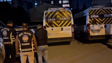 Esenyurt'ta tehlikeli araç kullanan servis sürücüleri yakalandı