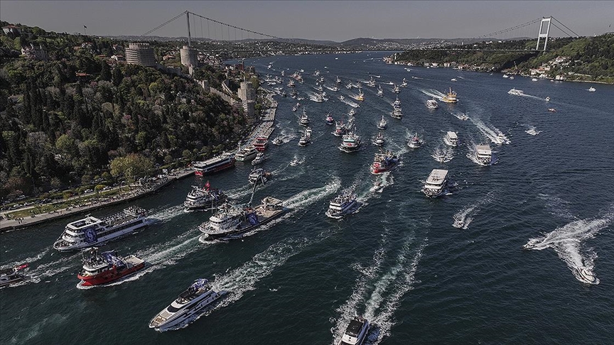 Sarıyerli taraftarlar, takımlarının şampiyonluğunu kutladı