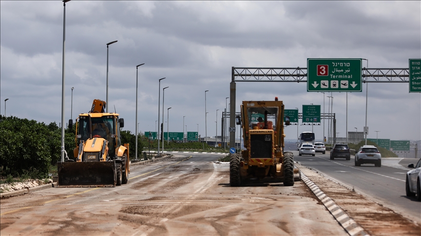Israel shuts down country’s 2 longest highways after floods Israel shuts down country’s 2 longest highways after floods