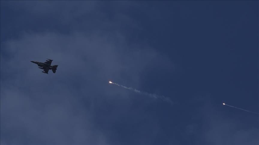 Израиль: 12 самолетов ВВС атаковали Сирию