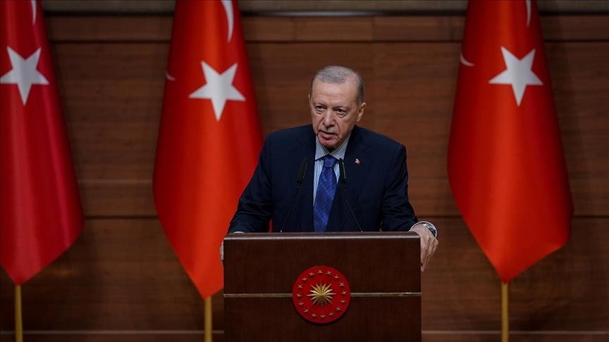 الرئيس أردوغان يتصل بزعيم "الشعب الجمهوري" بعد تعرضه لاعتداء