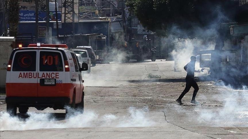 بينهم طفل.. إصابة 43 فلسطينيا باقتحام الجيش الإسرائيلي مدينة نابلس 