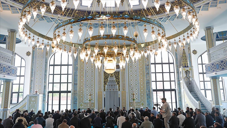 Fransa'nın Roubaix kentinde Eyüp Sultan Camisi açıldı
