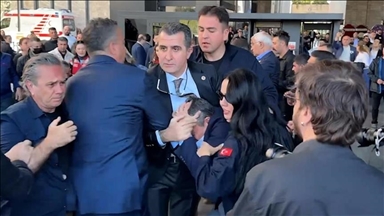 Piştî merasima bibîranîna Onder li dijî Ozelê Serokê Giştî yê CHPyê êrîş hat kirin
