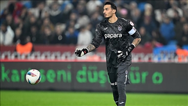 Trabzonsporlu Stefan Savic ile Uğurcan Çakır'da kas yaralanması tespit edildi