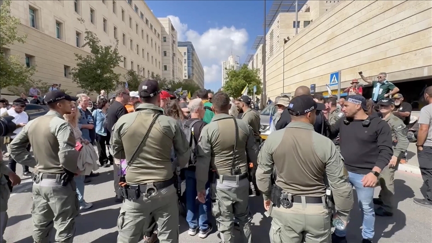 Israeli demonstrators clash with police in Jerusalem amid anti-government protests