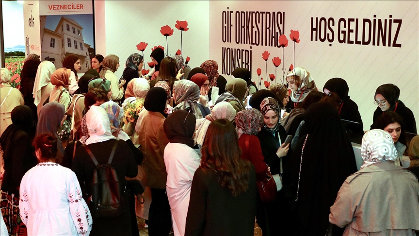 Genç sanatçılardan oluşan GİF Orkestrası, İstanbul'da müzikseverlerle buluştu