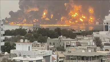 "الحوثي": عدوان أمريكي إسرائيلي استهدف ميناء الحديدة بـ 6 غارات 