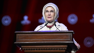 Emine Erdoğan'dan Dünya Ebeler Günü'ne ilişkin paylaşım