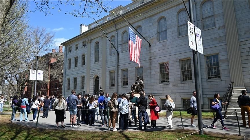 Pemerintahan Trump larang pendanaan penelitian baru untuk Universitas Harvard