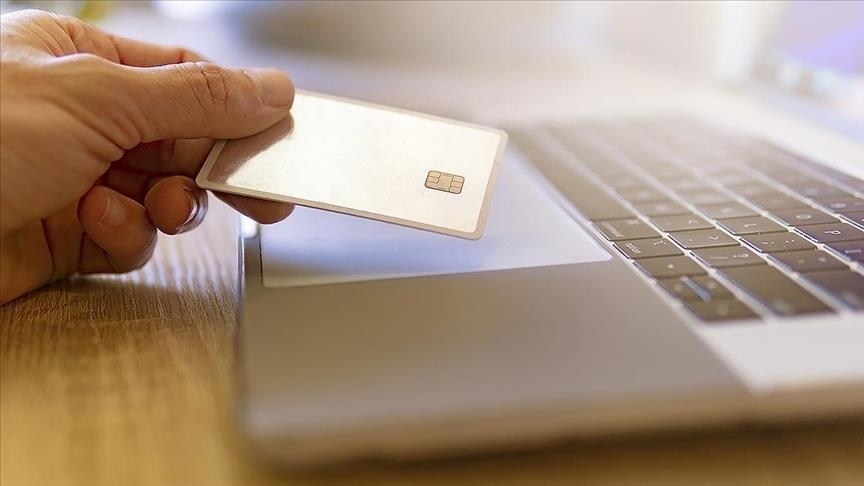 Ticaret Bakanı Bolat: Türkiye'de e-ticaret hacmi 3 trilyon 162 milyon lira oldu