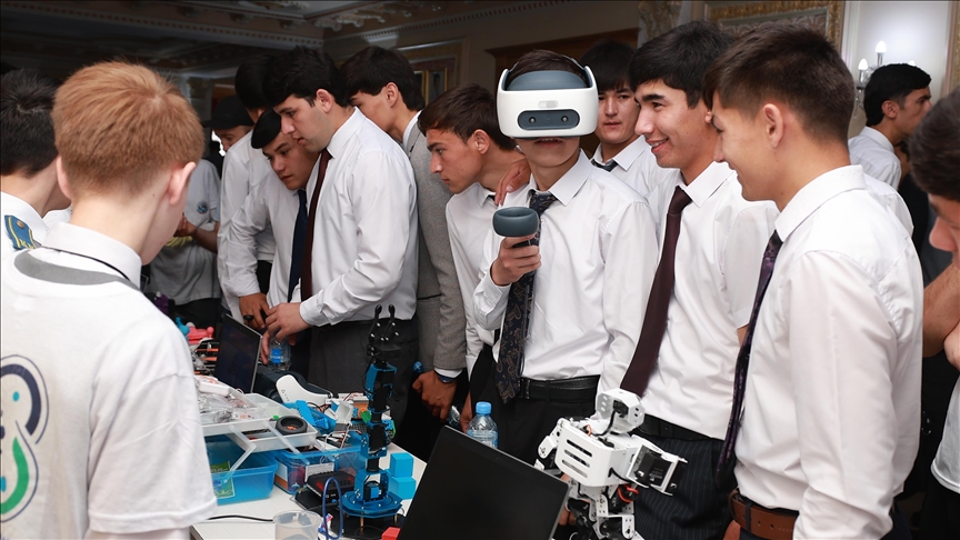 İ'dan Tacikistan'da "Bokhtar IT-Forum 2025" etkinliği