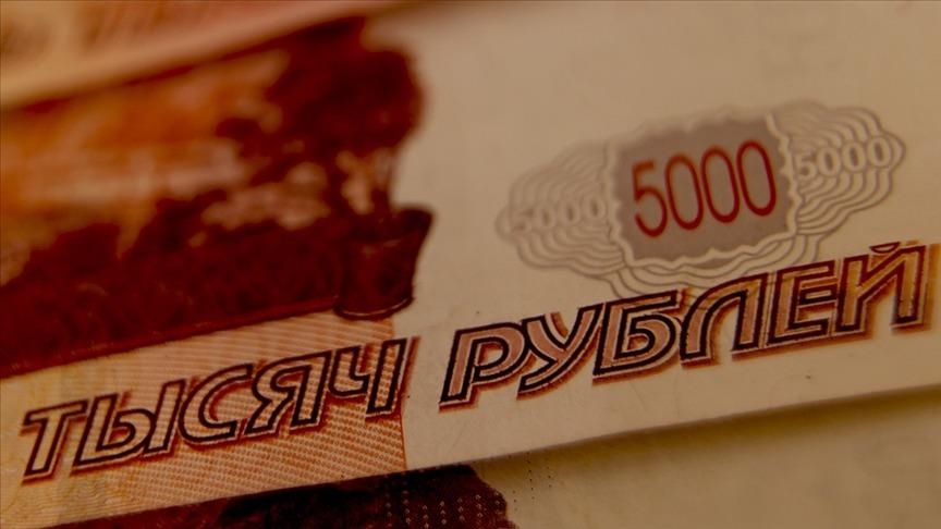 Минфин: Дефицит бюджета РФ в январе-апреле составил 3,23 трлн рублей
