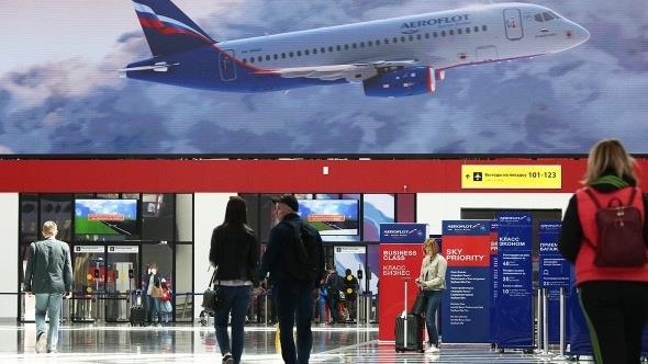 В ряде аэропортов РФ наблюдаются массовые задержки и отмены рейсов