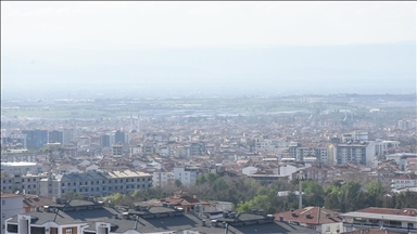 Malatya'da depremde hasar gören binaların yıkımı esnasında havaya karışan tozda asbeste rastlanmadı