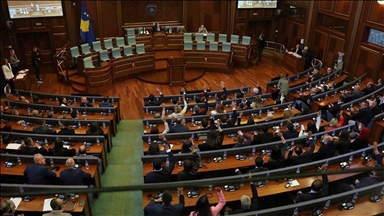 Прекината седницата на косовскиот Парламент, Самоопределување не успеа да обезбеди тајно гласање за избор на Хаџиу