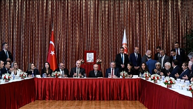 MHP Genel Başkanı Bahçeli'den Sırrı Süreyya Önder için DEM Parti'ye Meclis'te taziye ziyareti