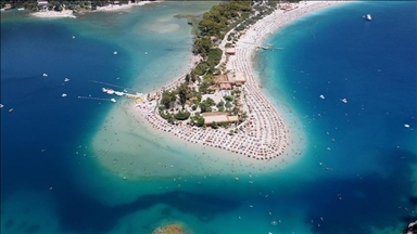 Türkiye hailed as global tourism hub bridging Asia and Europe