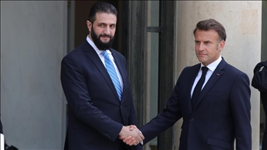 Presidenti francez: BE-ja do të zbatojë "heqjen graduale të sanksioneve" ndaj Sirisë