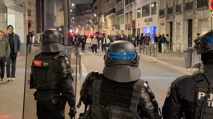 Festimet kthehen në tensione në Paris pasi PSG mundi Arsenalin