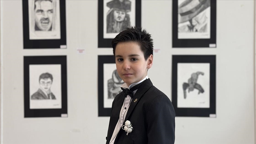 Ankaralı minik ressam 9 yaşında ilk kişisel sergisini açtı