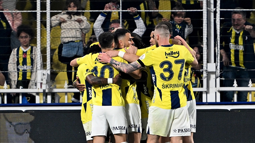 Fenerbahçe ile RAMS Başakşehir ligde 34. randevuda