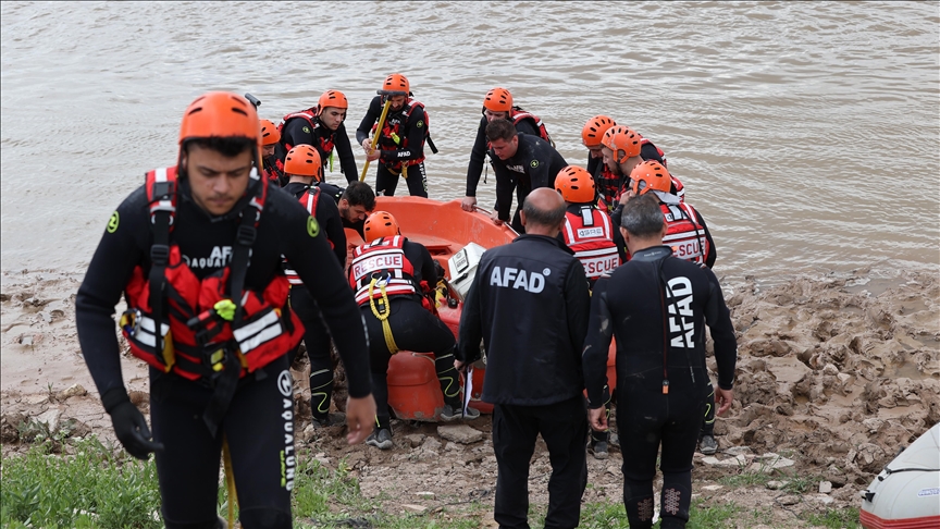 AFAD, Kızılırmak'ta arama kurtarma tatbikatı yaptı