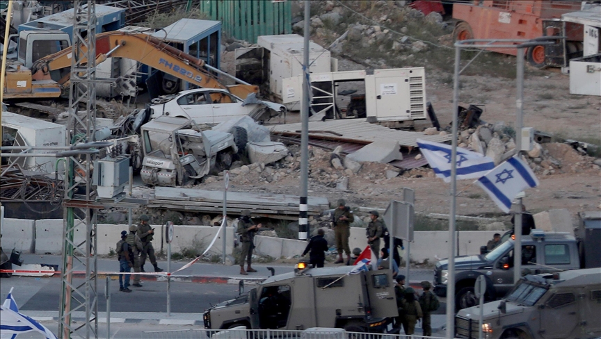 El ejército israelí derrumba una casa palestina en la ciudad de Nablus, en la Cisjordania ocupada
