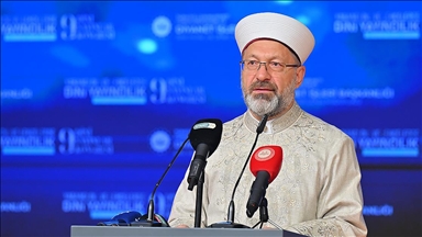 Diyanet İşleri Başkanı Erbaş: Bugün 43 dil ve lehçede Kur'an meali basılarak dünyanın her yerine ücretsiz dağıtılıyor