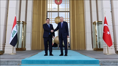 Presidenti Erdoğan pret me ceremoni zyrtare kryeministrin irakian Sudani