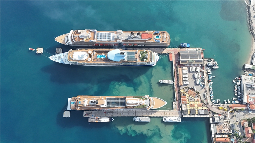 Türkiye'de kruvaziyer turizmi rotasında ilk sıra Kuşadası'nın