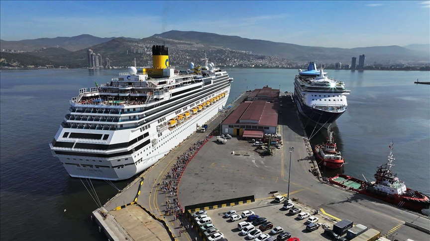 İ'e kruvaziyerle 4 bin 540 turist geldi