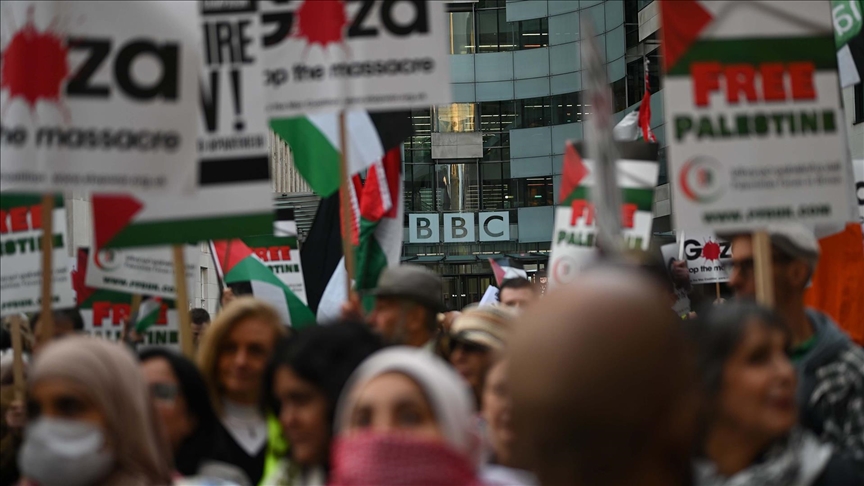 BBC'ye, yayınlarında İsrail'in Gazze soykırımını gizlediği gerekçesiyle protesto