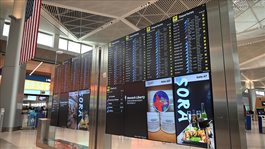 Radar blackout hits Newark airport in US amid staffing shortages