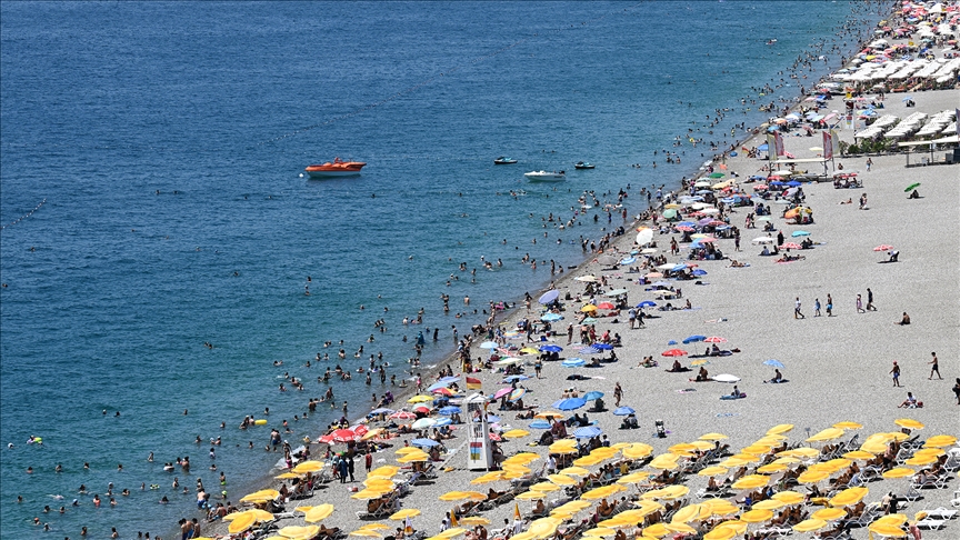 Antalya 18 milyon turist hedefine emin adımlarla ilerliyor